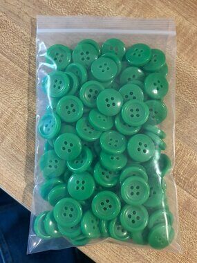 3/4" Green 4-hole Craft Buttons 100 pieces #29